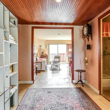 Laetitia By Interhome شقة